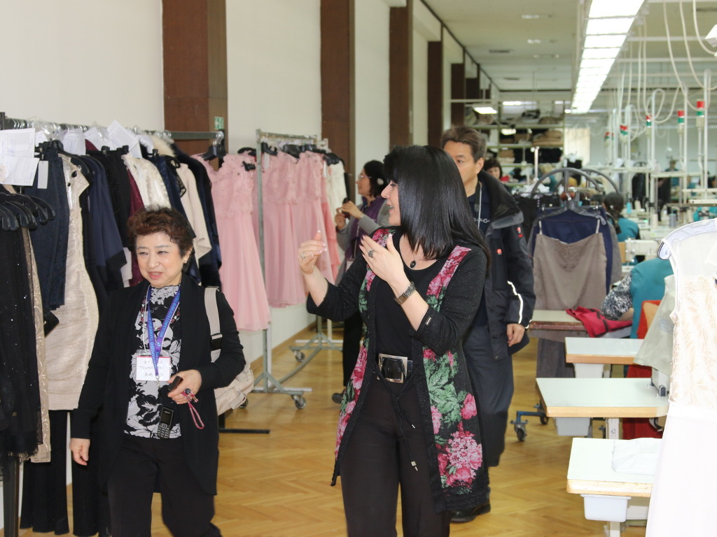 Delegacija Japana u poseti modnoj kući Luna