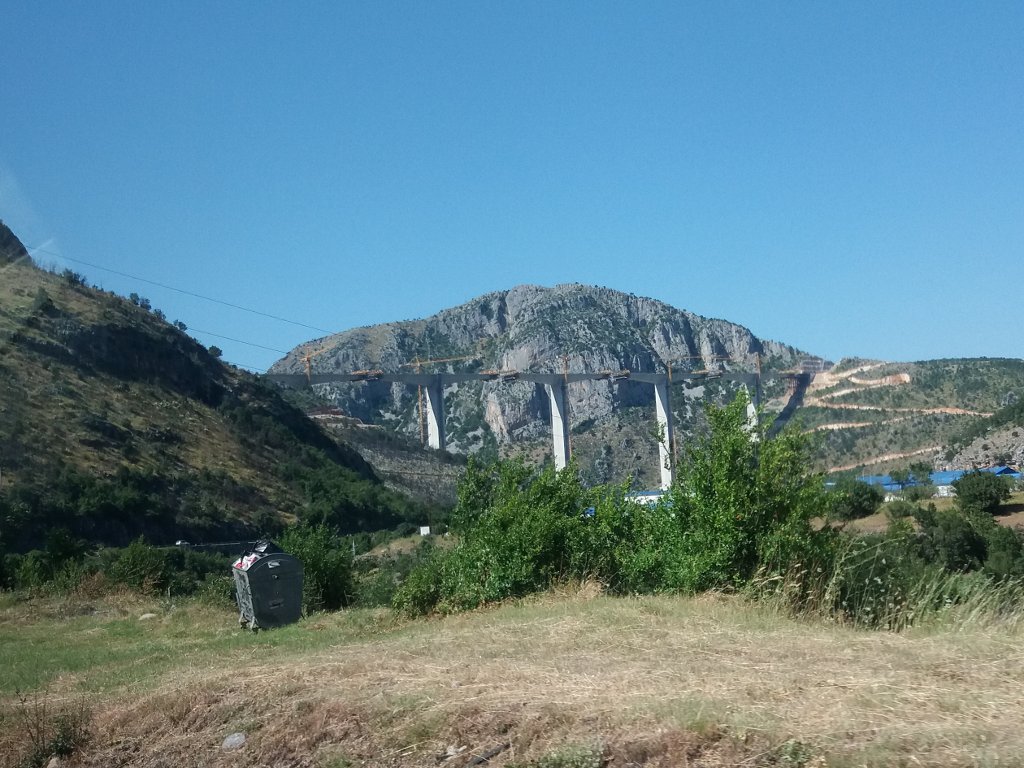 Most Moračica