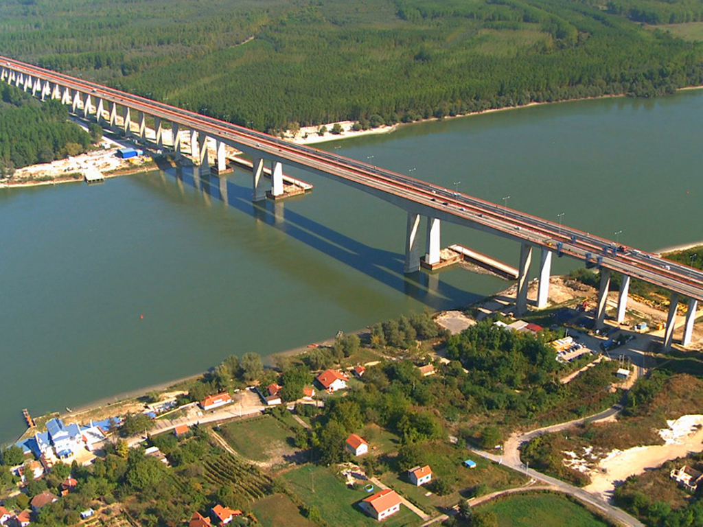 The bridge on the Danube at Beska