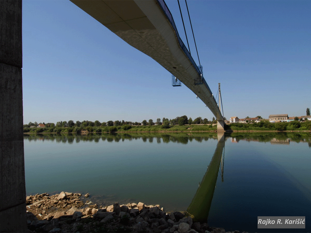 Most između dvije Mitrovice