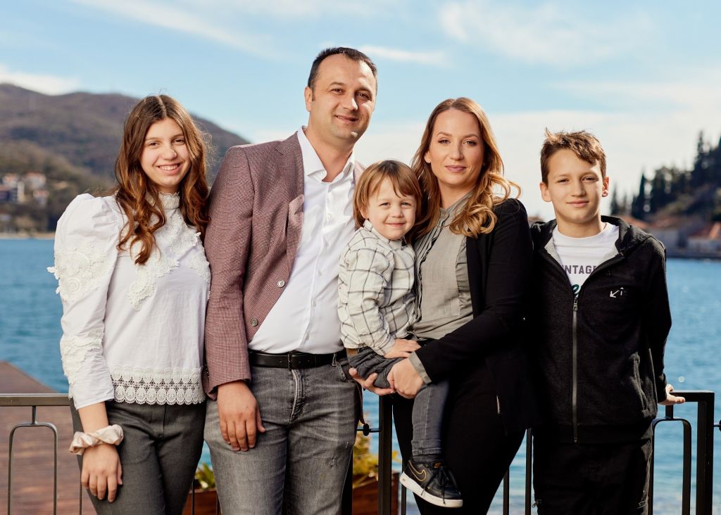 Nikola Milić sa porodicom