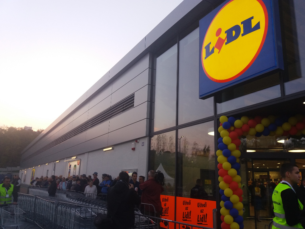 The queue at the opening of Lidl in Vojislava Ilica Street