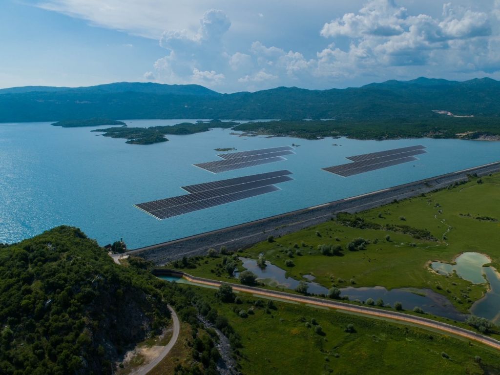 Plutajuća solarna elektrana na Slanom jezeru