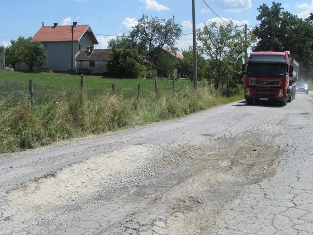 Residents of Prijezdici protested the destruction of the traffic route in April 2017