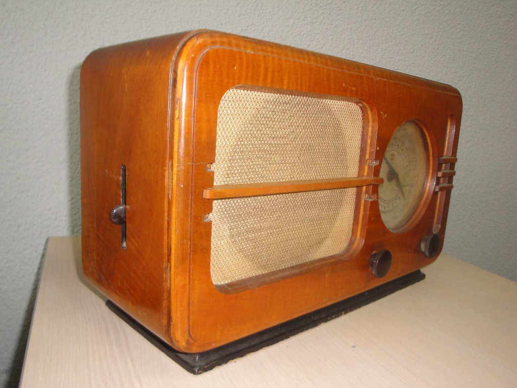 the first domestic radio, made by Kosmaj