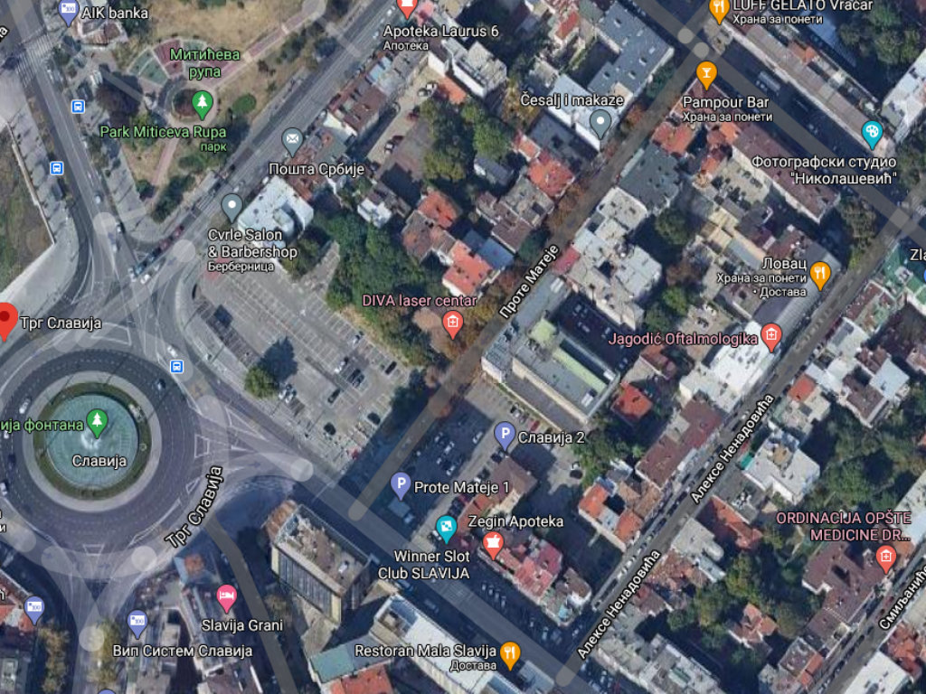 Beogradski Trg Slavija sa decenijama neizgrađenim parcelama