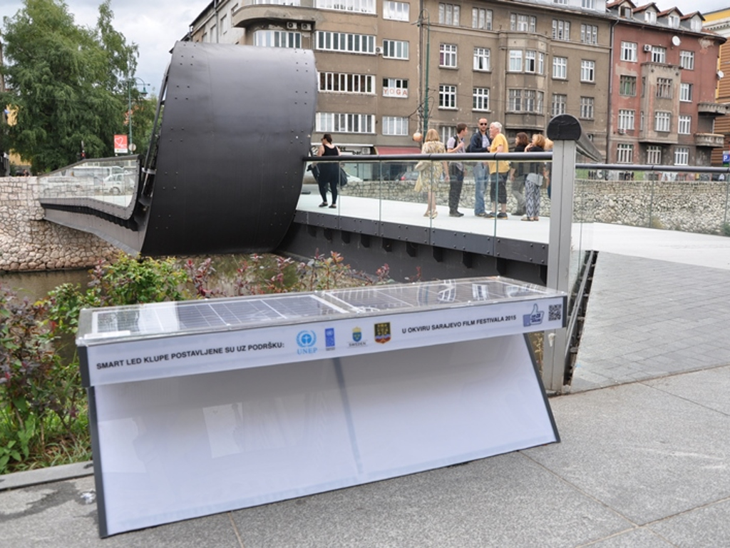 Primjer solarne klupe u Sarajevu