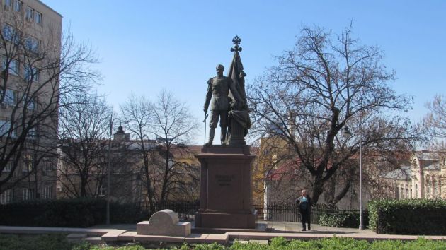 park Aleksandrov i spomenik Caru Nikolaju u Beogradu