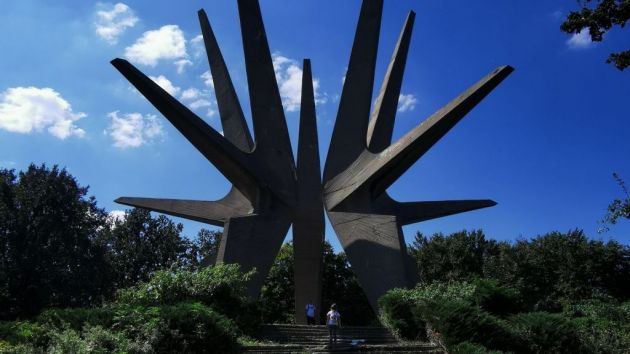 Spomenik Kosmajskom partizanskom odredu
