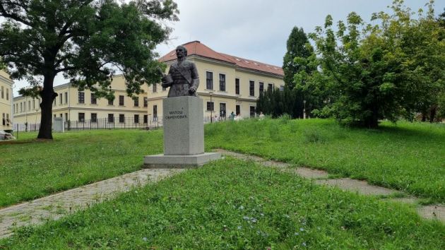 spomenik Milošu Obrenoviću Kragujevac
