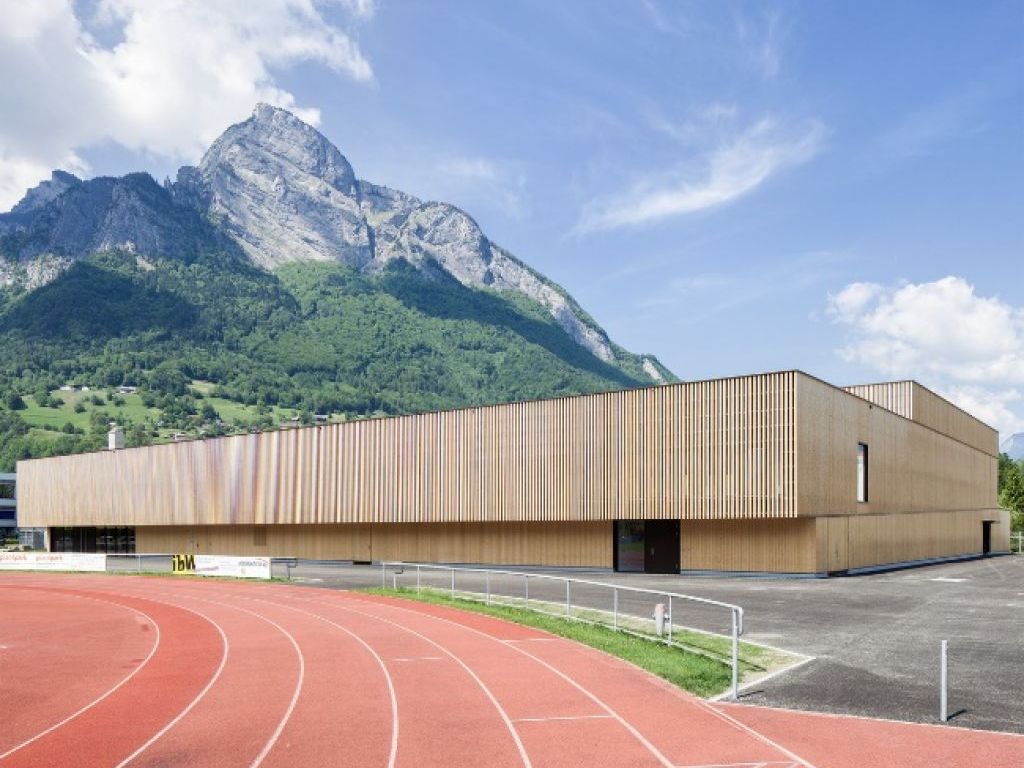Beispiel zur Veranschaulichung der Fassaden von Sporthallen und der Gestaltung von Zugangsbereichen