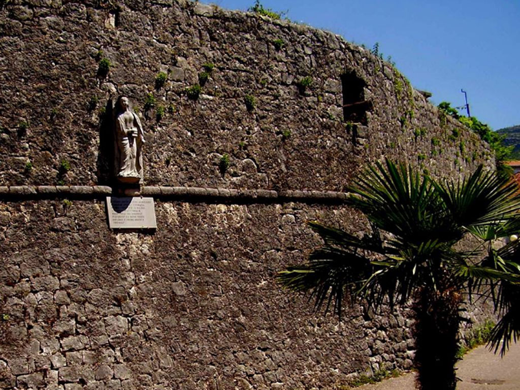 Zidine Starog grada u Trebinju