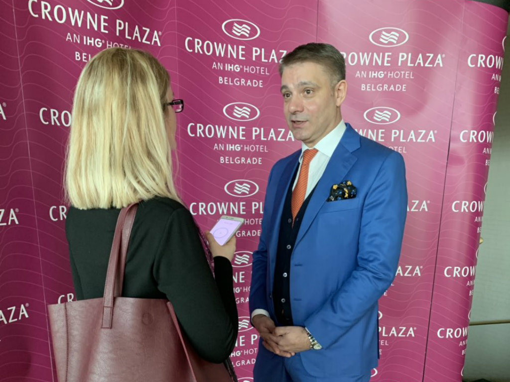 Zivorad Vasic beim Gespräch mit der Reporterin von eKapija